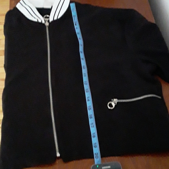 Size L cropped light jacket - Picture 4 of 6